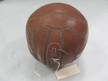 Ballon de volley-ball en cuir, année 1940