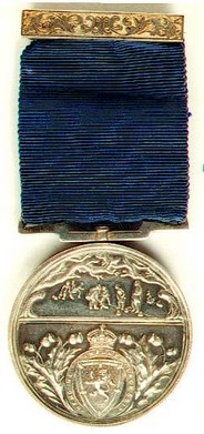 médaille recto représentant une scène de curling